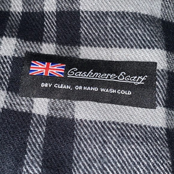 Plaid Cashmere Scarf - Picture 3 of 3